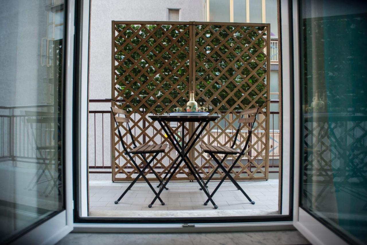 Domus Salerno Apartment Bagian luar foto